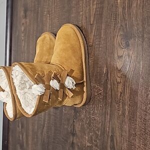 Koolaburra by UGG Girls Brown Suede Lined Victoria Boots Sz. 2